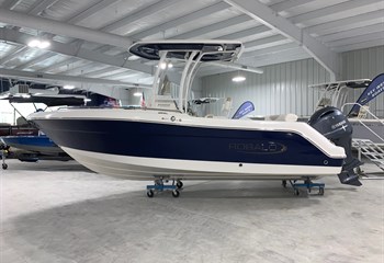 2023 Robalo R222 Biscayne Blue/White Boat